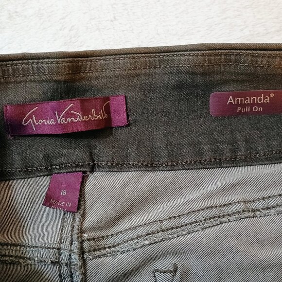 EUC: Gloria Vanderbilt Amanda Sze 18 Gray Straight Leg Pull- On Jeans - Picture 3 of 3